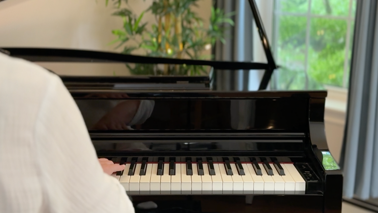 Load video: God&#39;s Way, piano